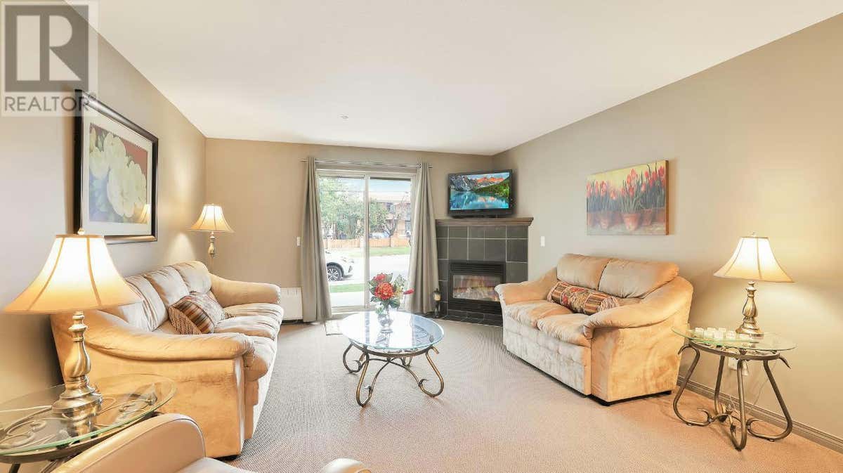 4874 STANLEY STREET Unit 107, Radium Hot Springs, BC V0A1M0 House For