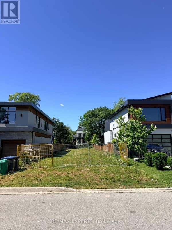 755 MONTBECK CRESCENT