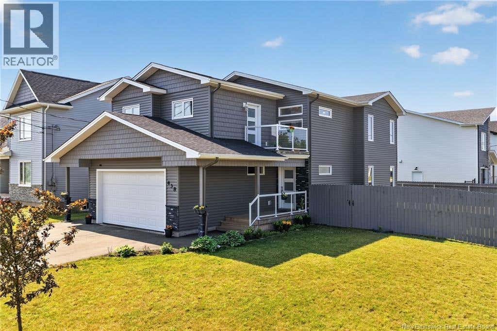 438 MAPLEHURST DRIVE