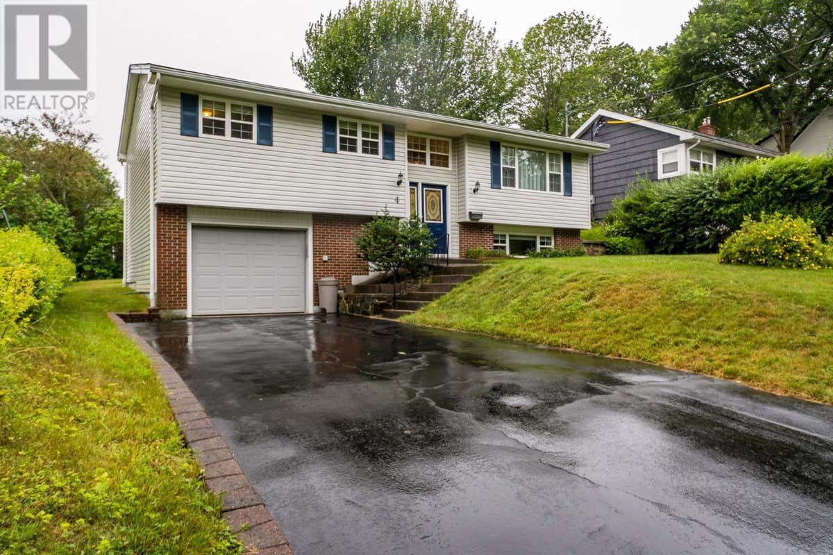 4 MEADOWVIEW DRIVE