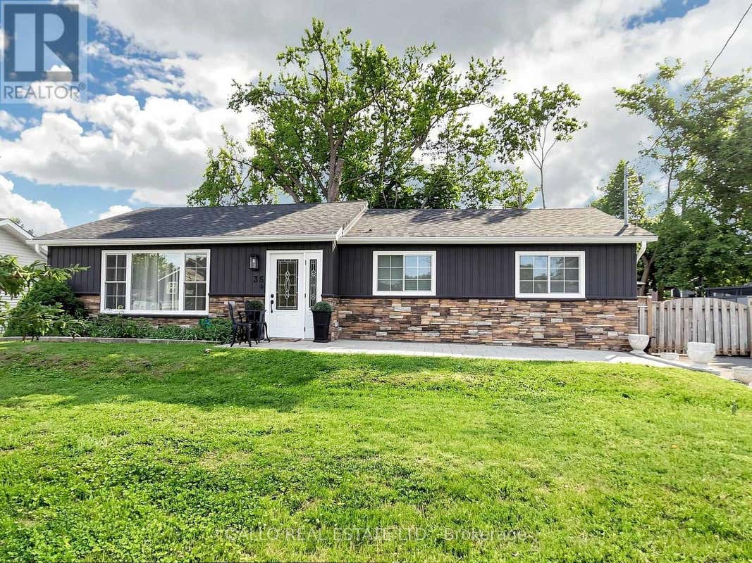 36 ELMVALE BOULEVARD