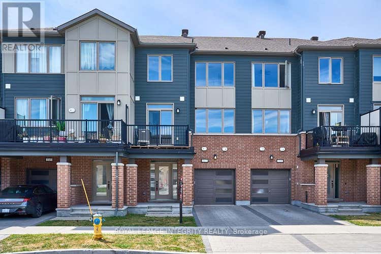 317 SQUADRON CRESCENT