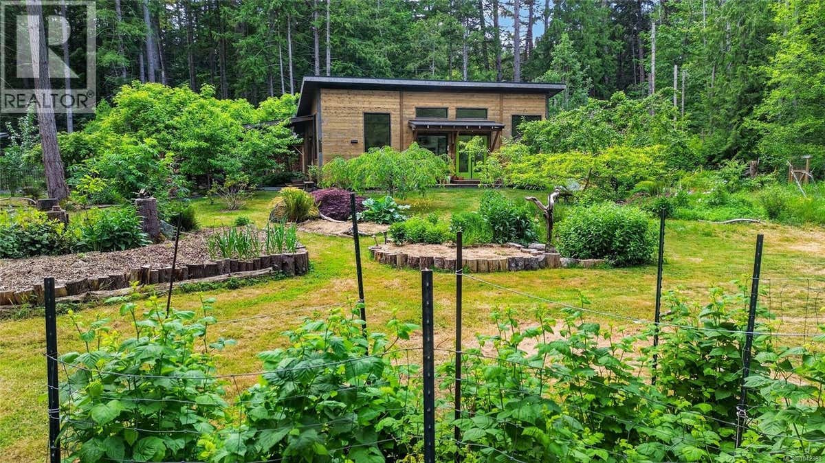 220 SEA MEADOW DR