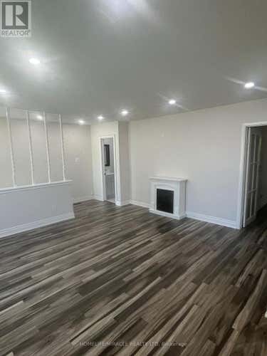 UPPER - 75 MCMURCHY AVENUE S