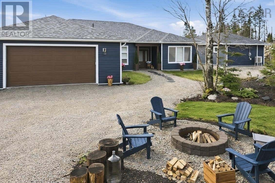 107 AMELINDA CRESCENT, 105 AMELINDA CRESCENT