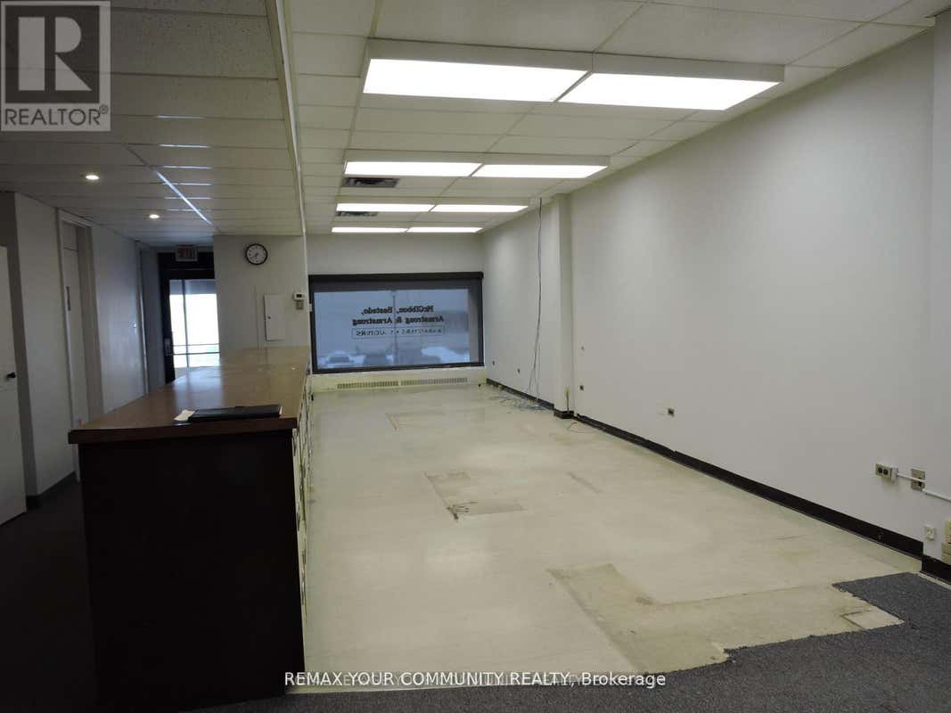 2ND. FL - 32 SIMCOE STREET S