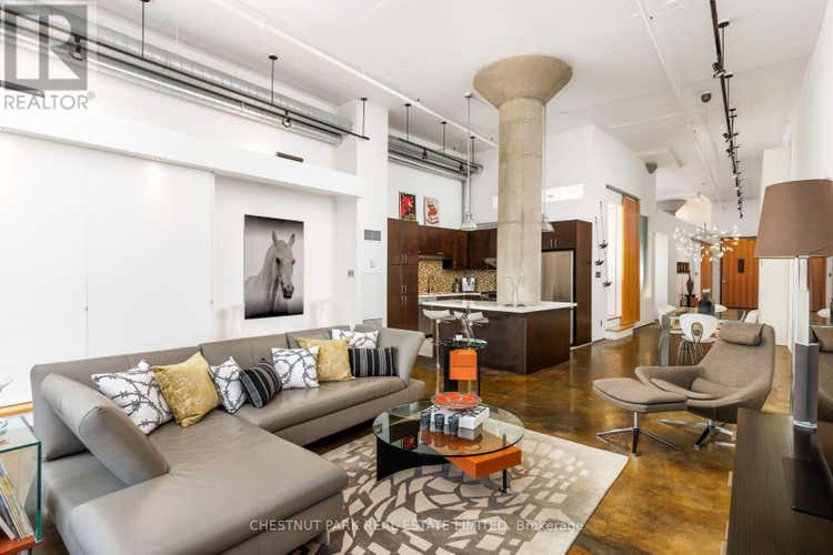 306 - 90 SUMACH STREET W