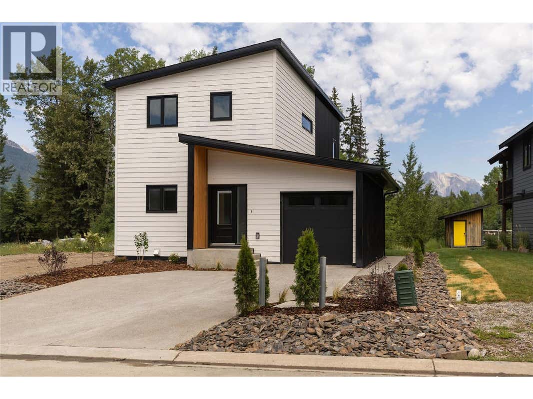 113 WHITETAIL DRIVE