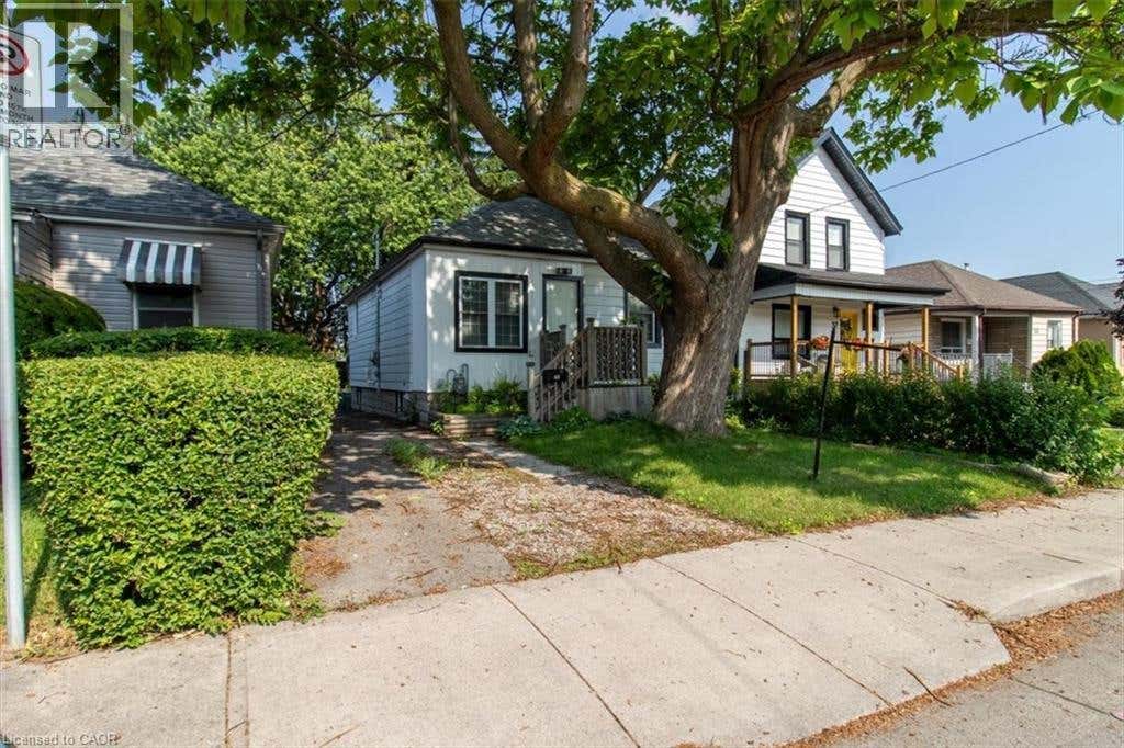 29 WEXFORD AVENUE N