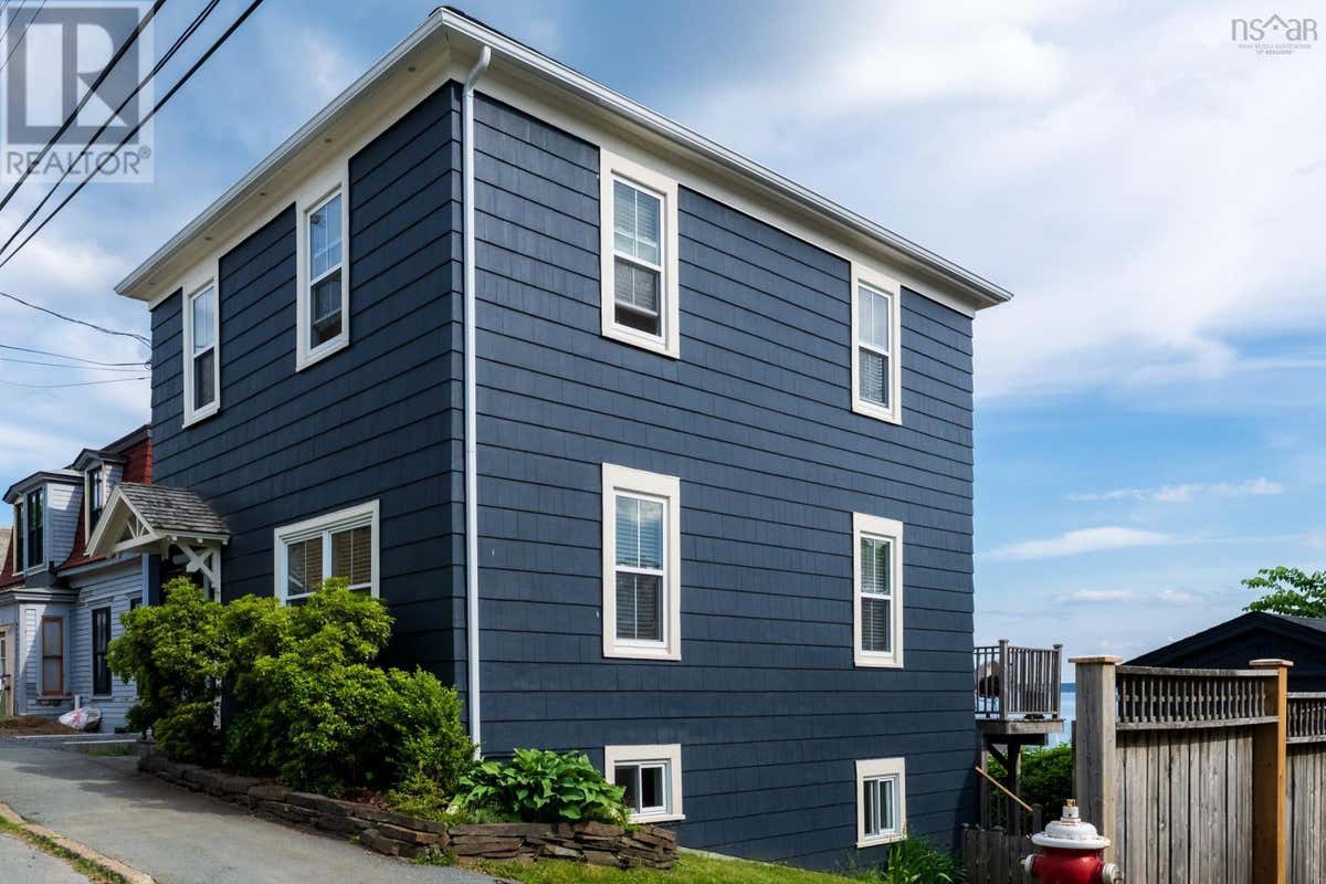 268 MONTAGUE STREET