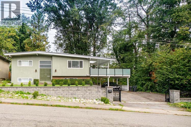 4383 PINEWOOD CRESCENT
