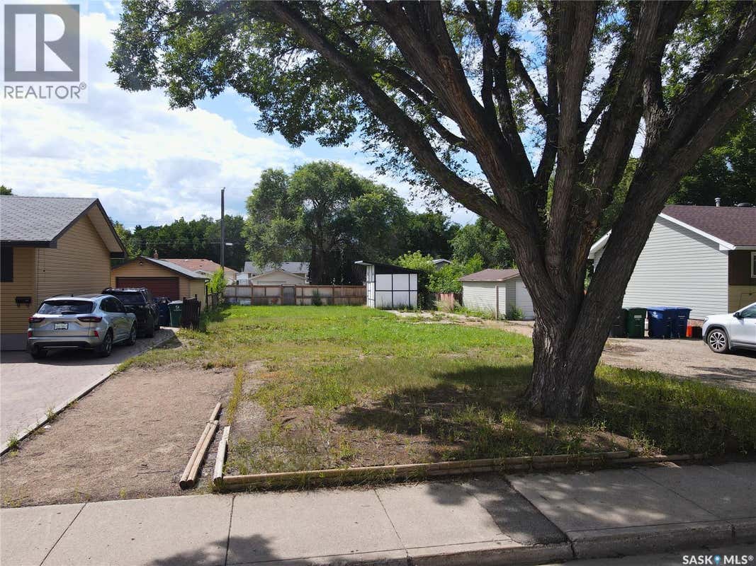 1713 D AVENUE N