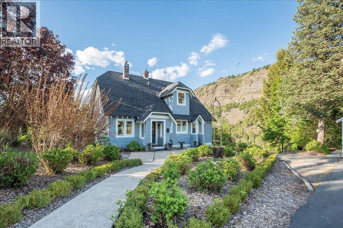 102 RITCHIE AVENUE