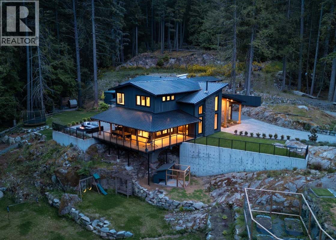 1604 JOAN AUDREY LANE