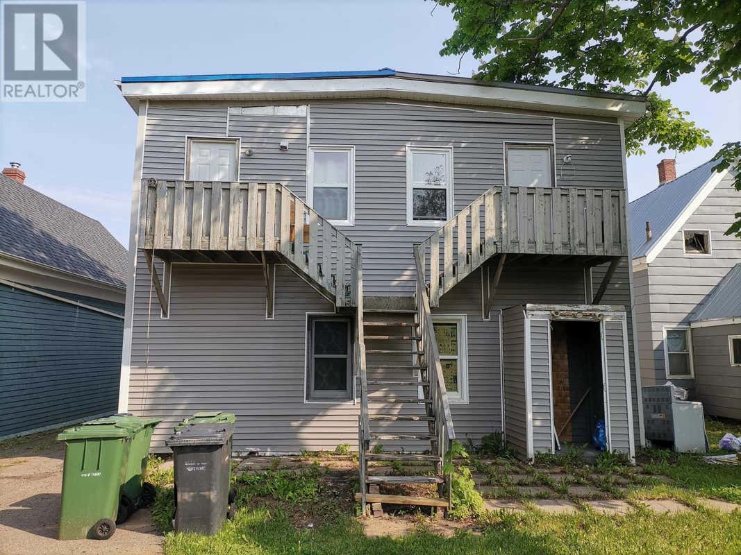 72 Douglas St  