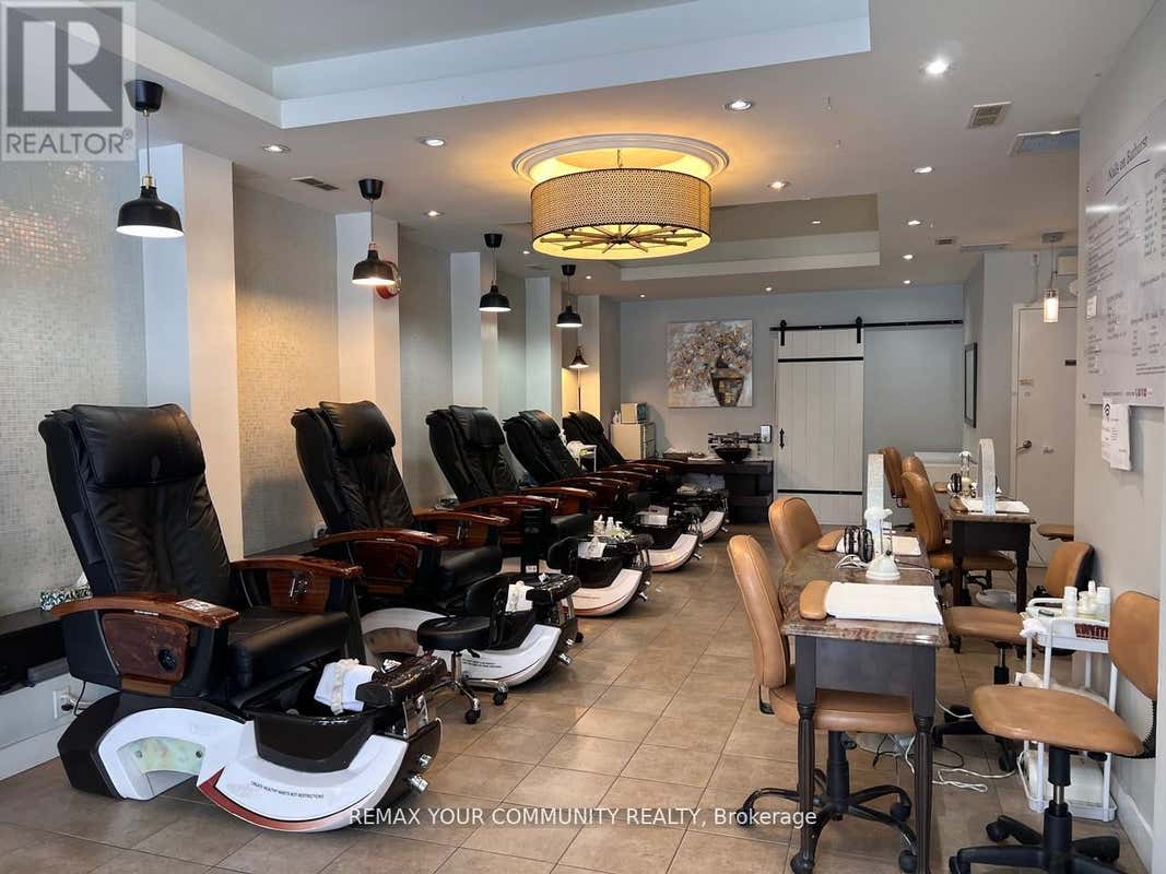 3887 BATHURST STREET