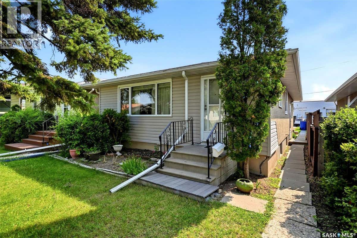273 ANGUS STREET