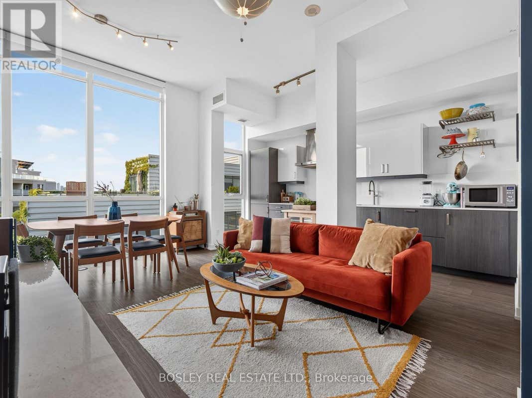 801 - 36 HOWARD PARK AVENUE