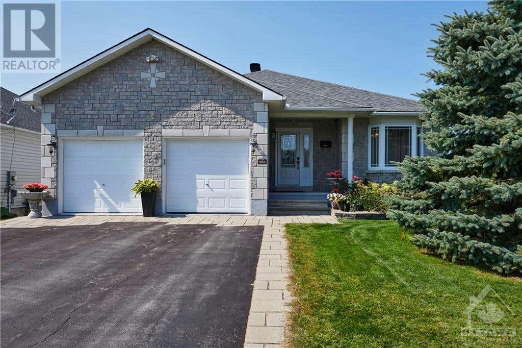 381 JAMIESON STREET, Almonte, ON K0A1A0 House For Sale RE/MAX 1410692