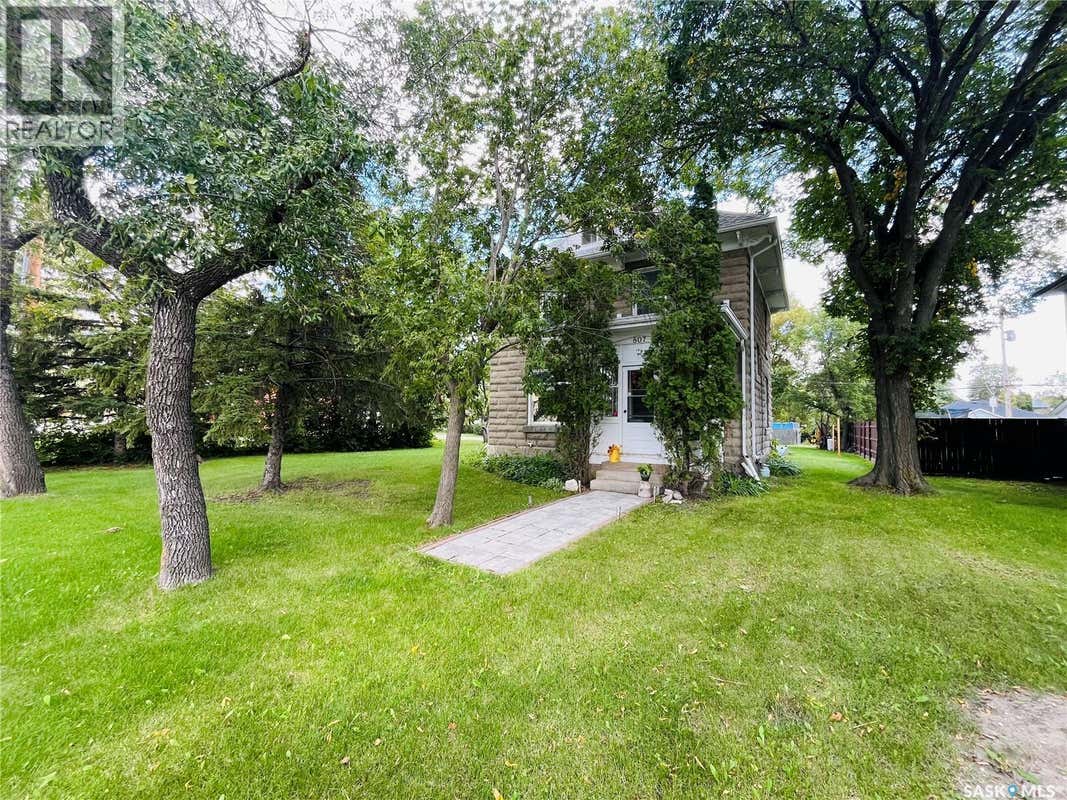 807 GORDON STREET