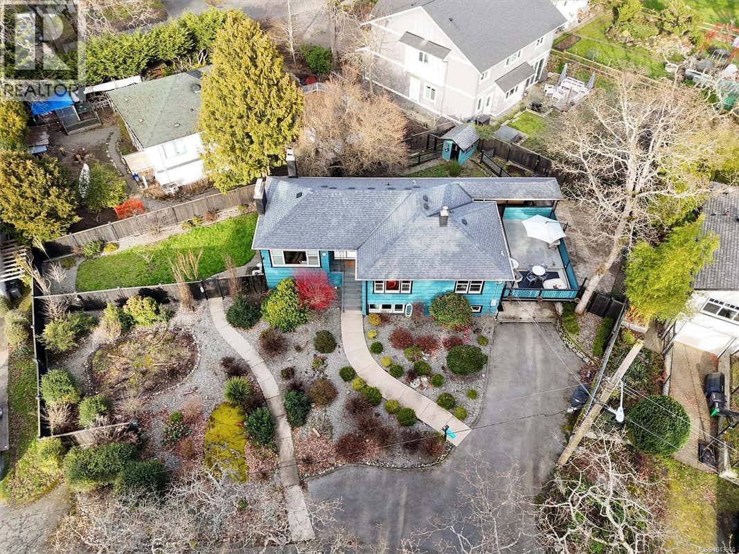 3771 WINSTON CRES