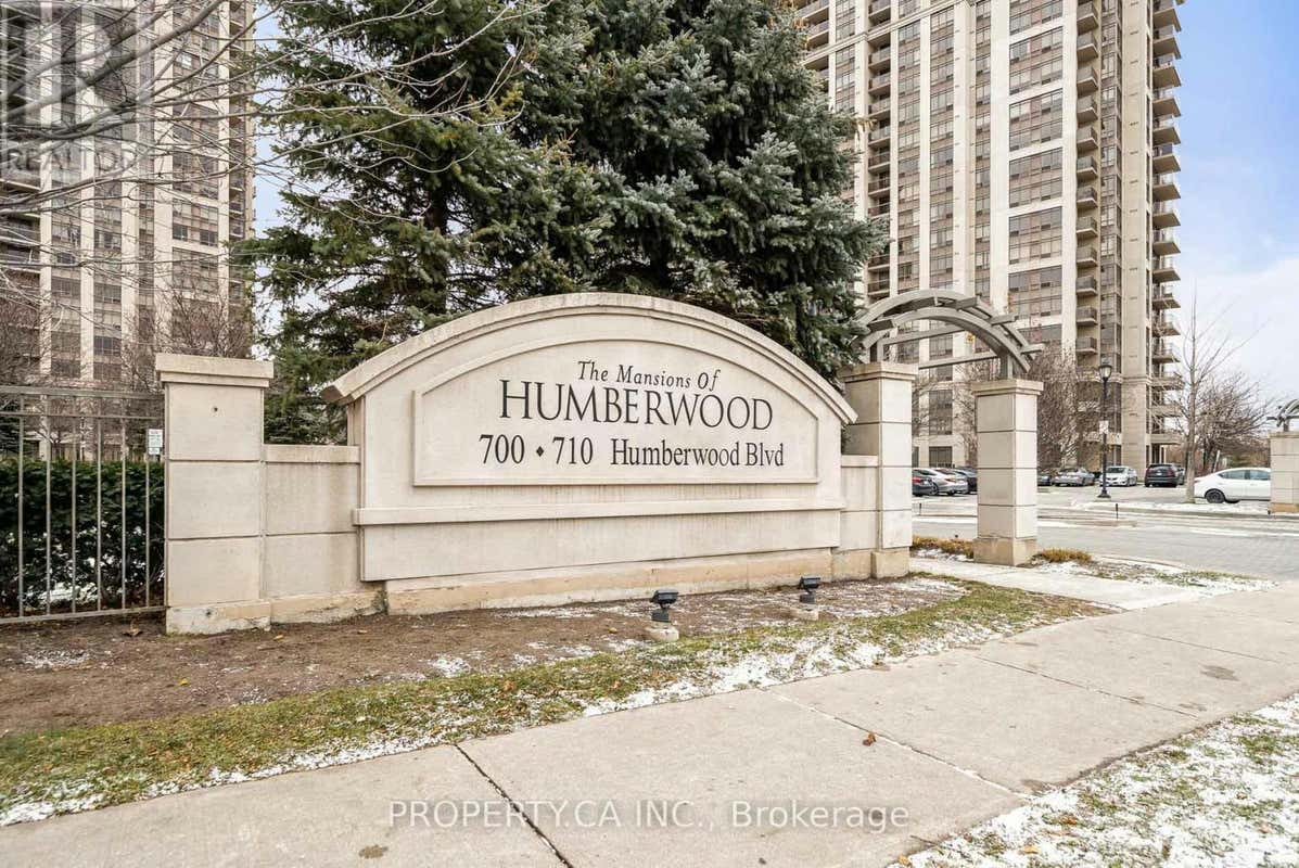 2125 700 HUMBERWOOD BOULEVARD, Toronto (West HumberClairville), ON