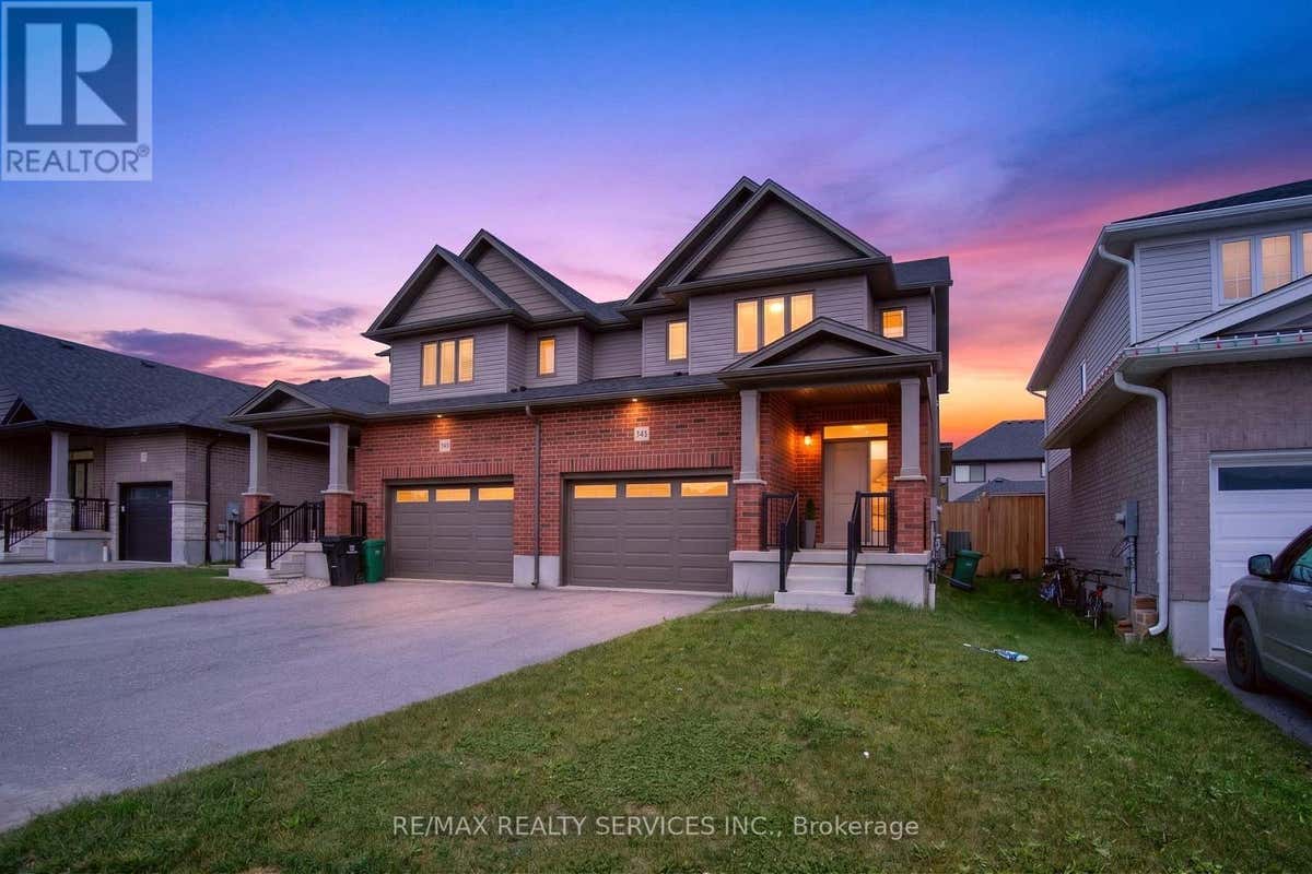 138 WOODBERRY CRESCENT