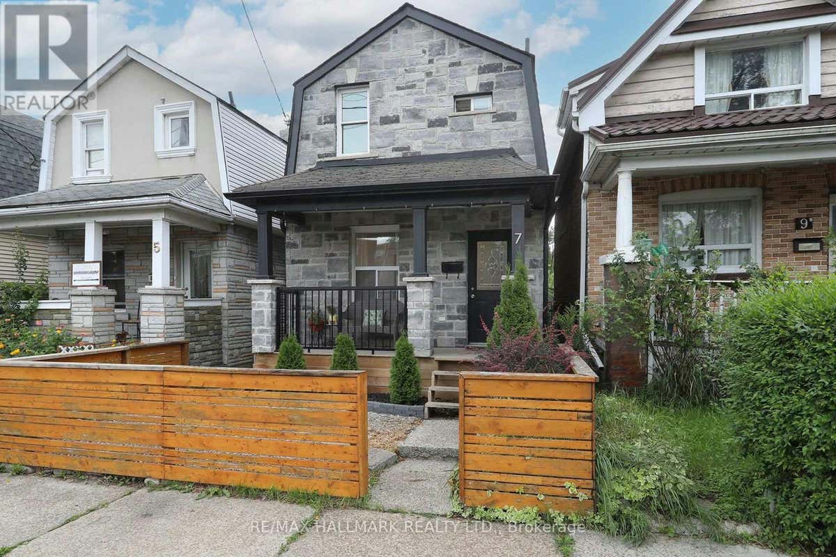 7 HUMBER BOULEVARD S, Toronto (RockcliffeSmythe), ON M6N2H2 House For