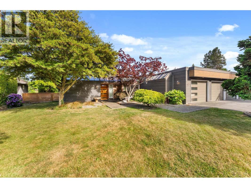 894 EDEN CRESCENT