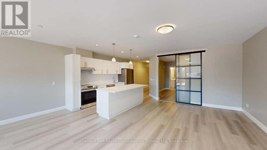 201 - 2 QUEBEC STREET