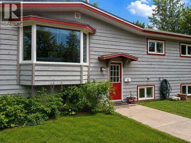 15 BOXWOOD CRESCENT