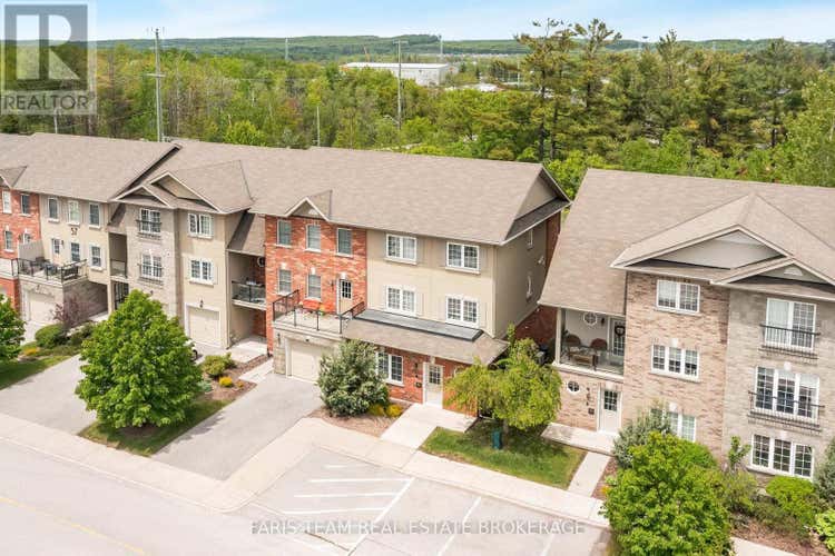 9 - 57 FERNDALE DRIVE S