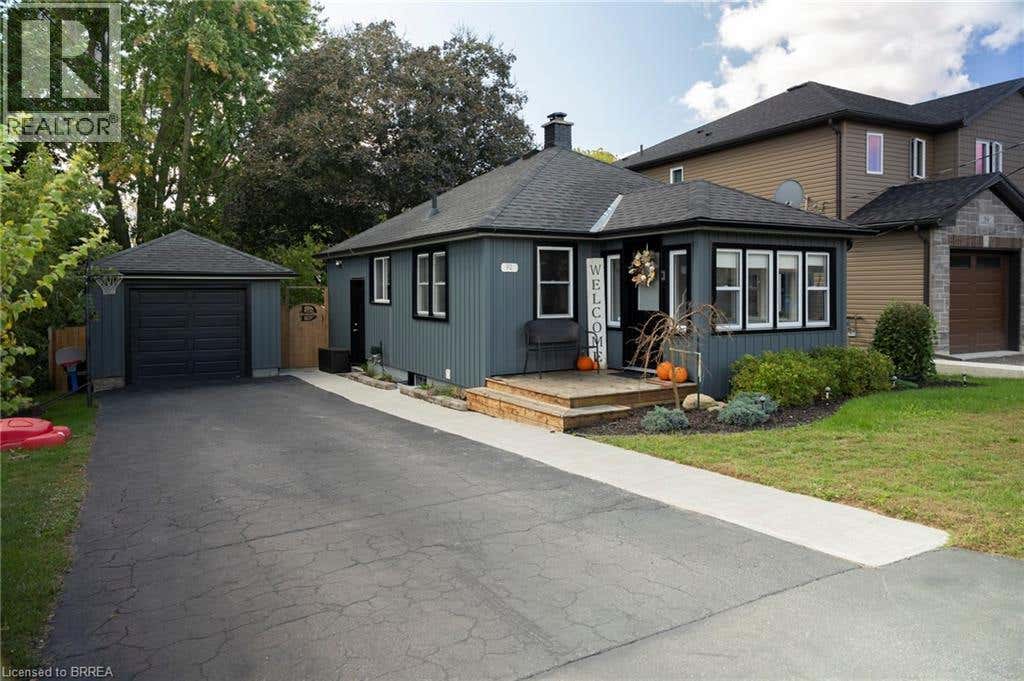 92 SOVEREIGN STREET W