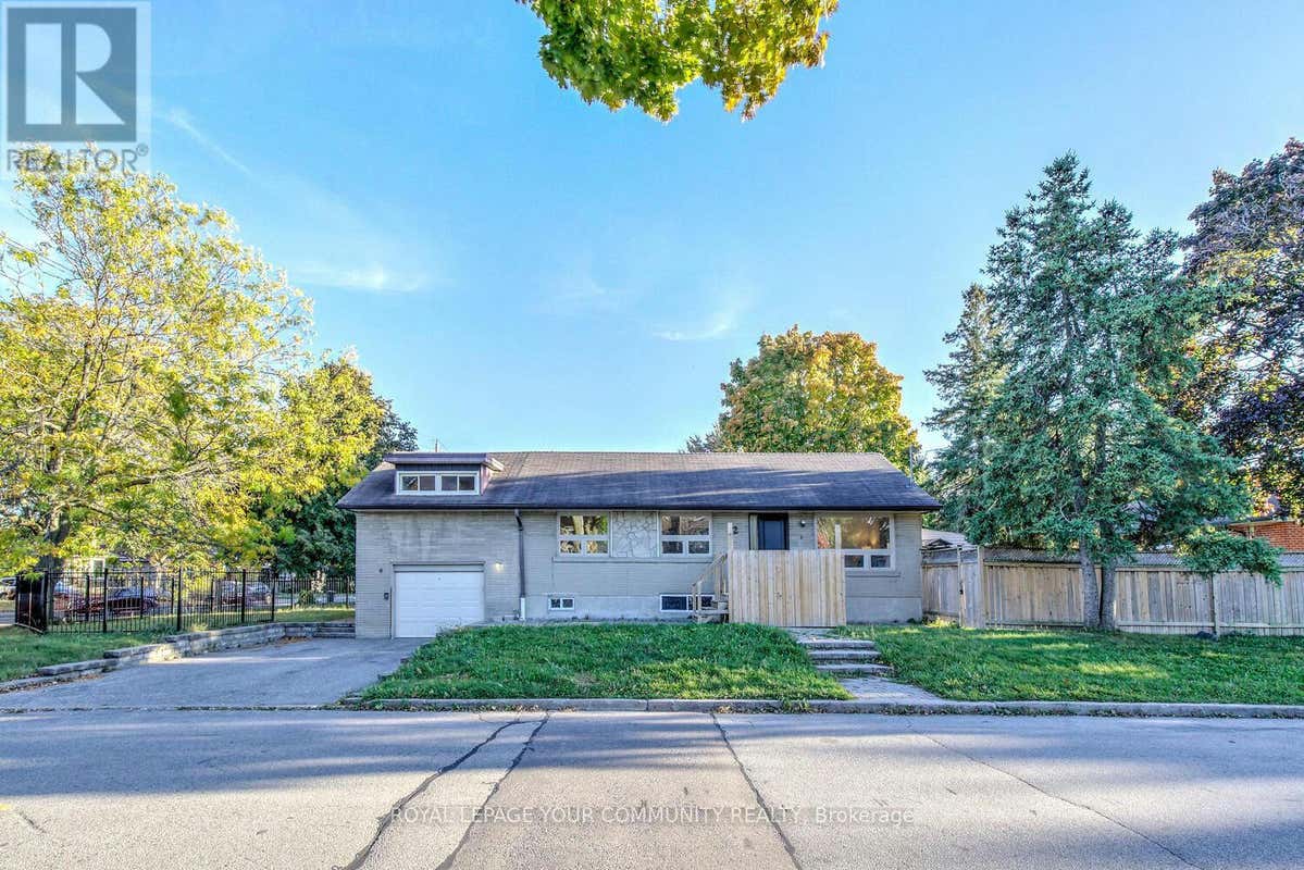 2 CHRISTINA CRESCENT, Toronto (WexfordMaryvale), ON M1R4H6 House For