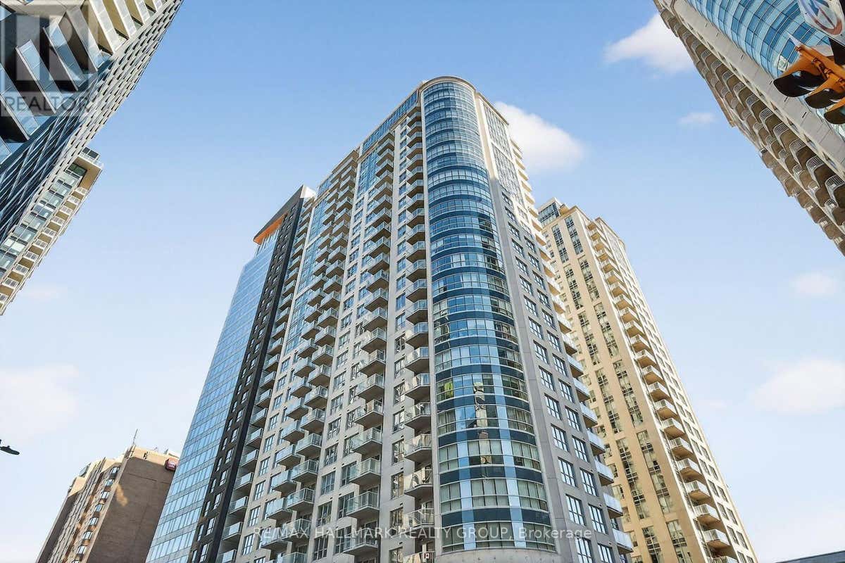 1501 - 242 RIDEAU STREET