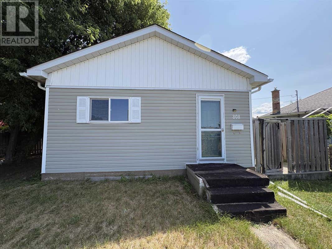 808 PORTAGE AVE