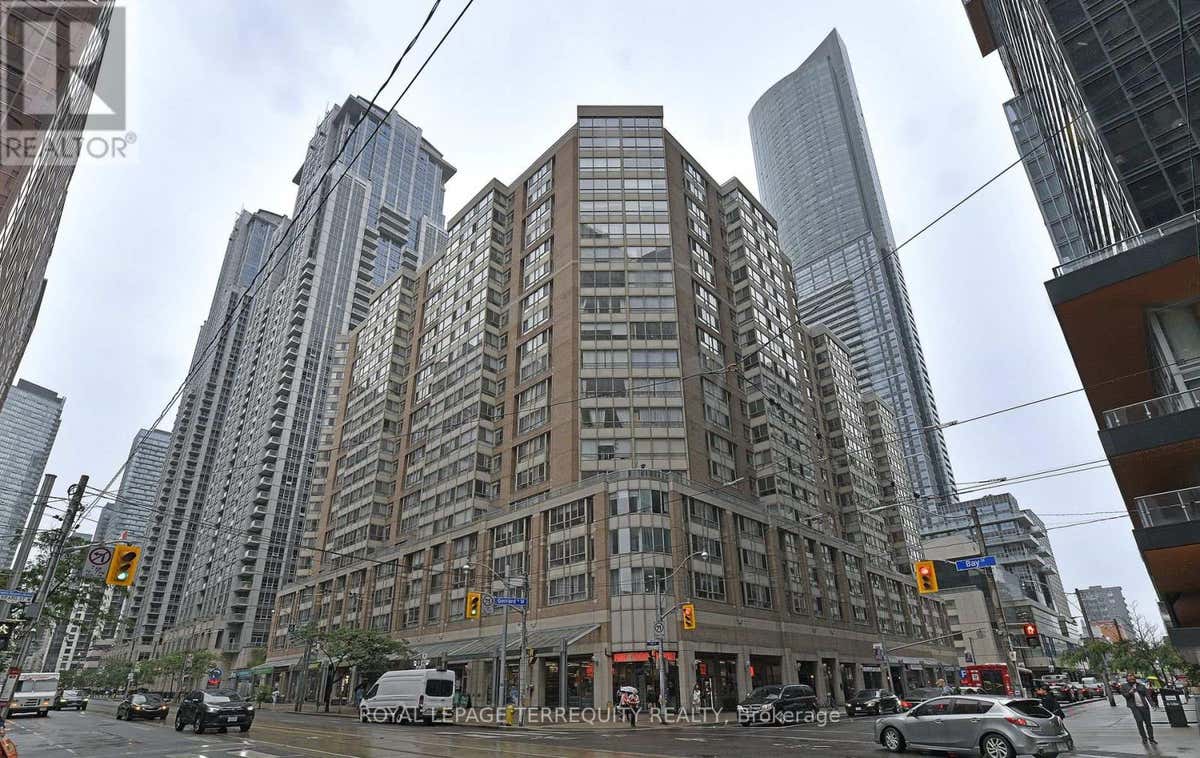 1113 - 711 BAY STREET