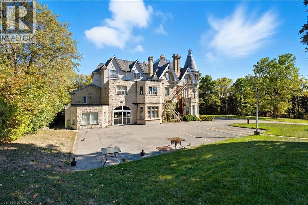 185 GRAND RIVER STREET N