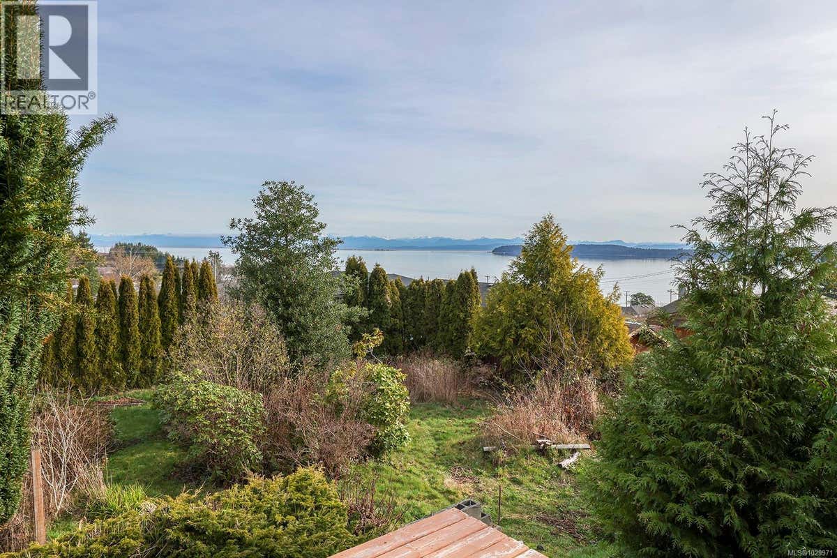 LOT 6 4TH ST
