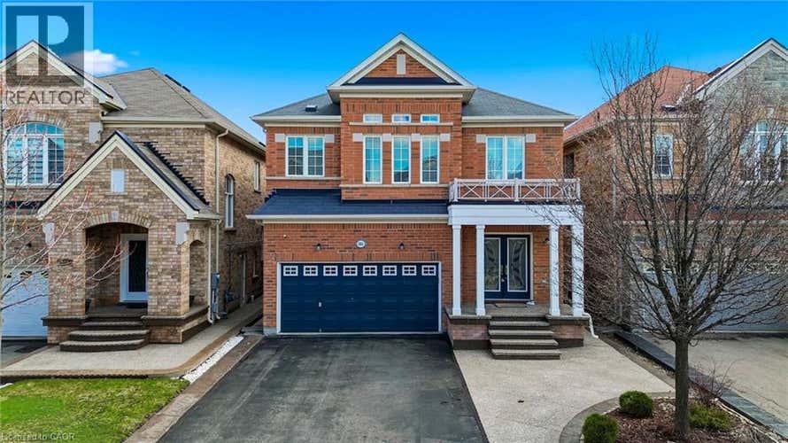 884 STOUTT Crescent