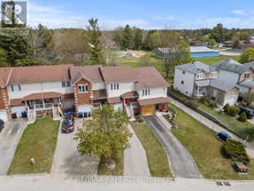 89 PARKSIDE CRESCENT