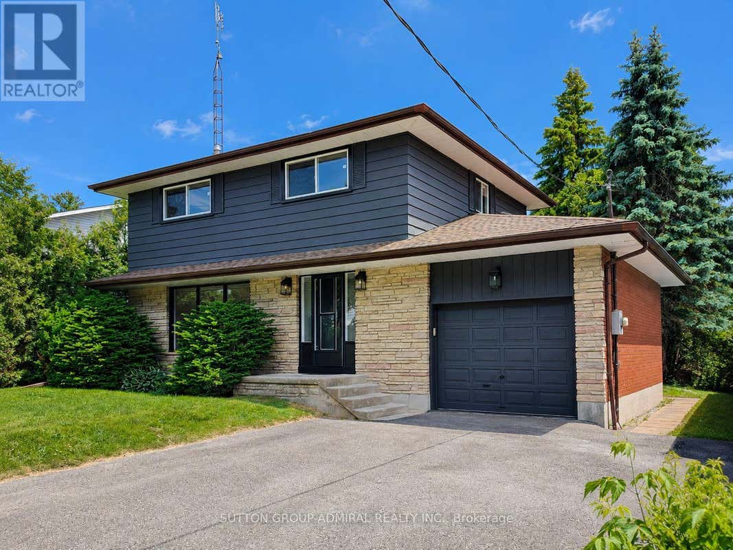 865 REGENT DRIVE