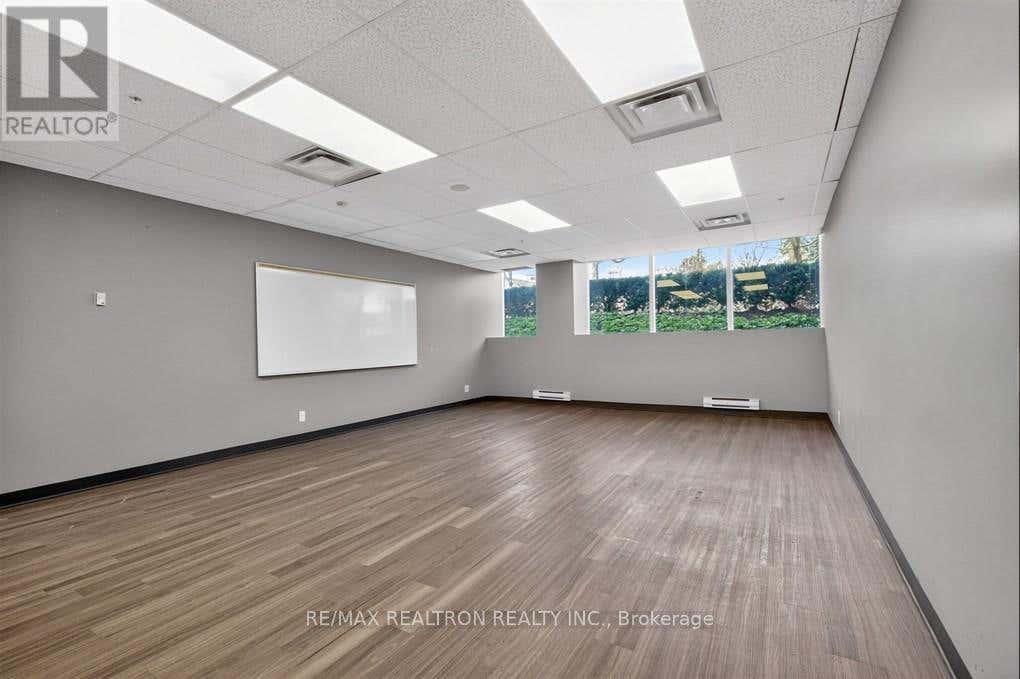 G06 - 685 SHEPPARD AVENUE E