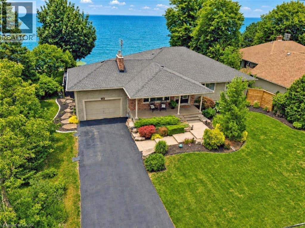 42 LAKESIDE DRIVE