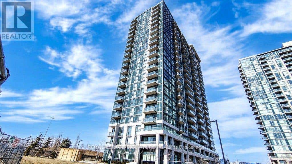 PH216 - 349 RATHBURN ROAD W
