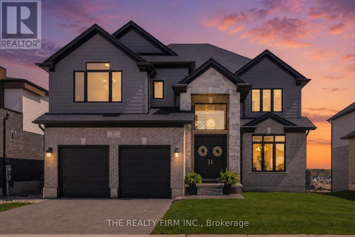87 DAVENTRY WAY