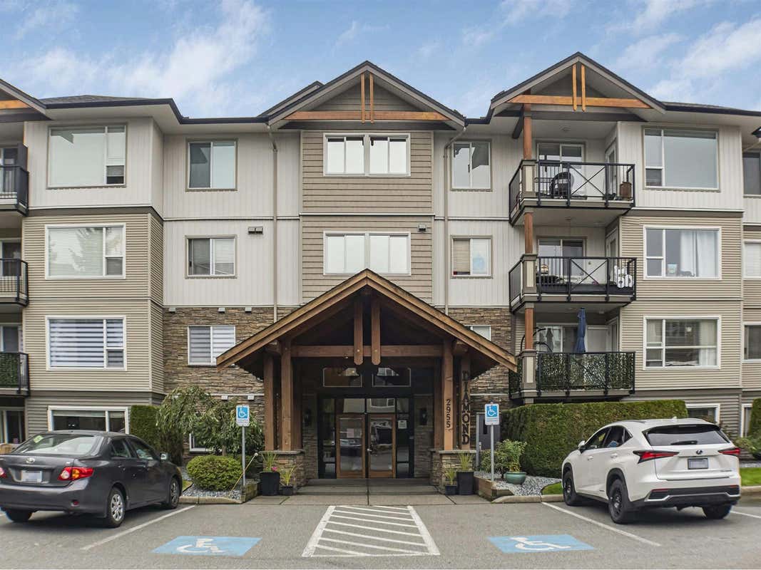 101 2955 DIAMOND Cres  
