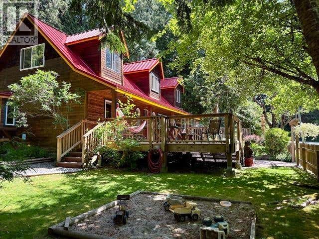 1261 ROBERTS CREEK ROAD