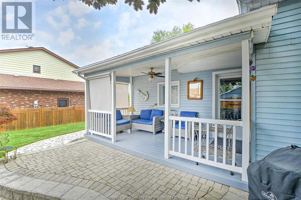 1118 FRONT ROAD North, Amherstburg, ON N9V2W1 House For Sale RE/MAX