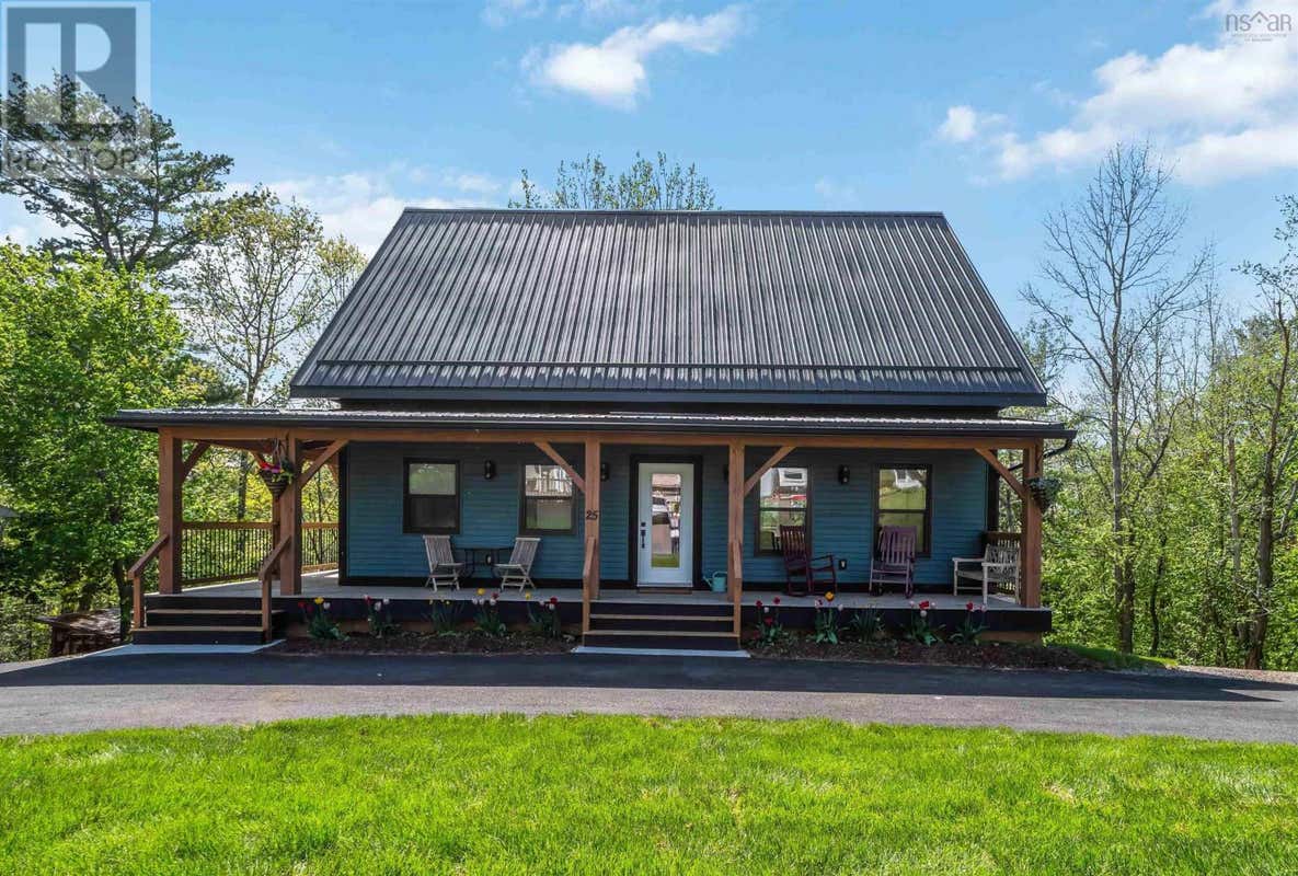 25 CORTLAND CRESCENT
